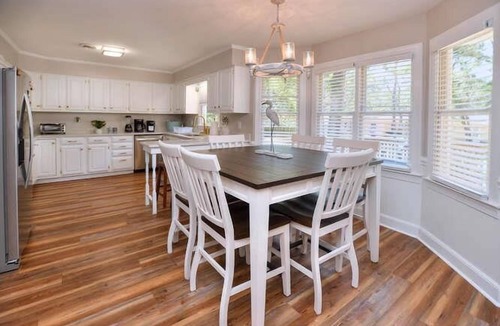 Yaupon Beach House | Absolutely Beautiful 3 BR/2.5 BA Beach Cottage-1 Minute to BEACH-PETS-Sleeps 8