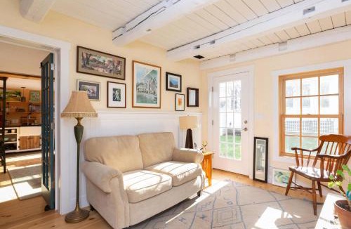 Montpelier House | Absolutely Gorgeous Vermont Cottage