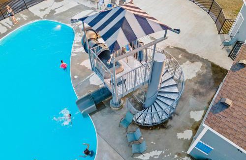 Hollister House | Absolutely Shore