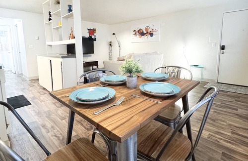 Corvallis Apartment | Abstract Abode- hot tub, gym, sauna