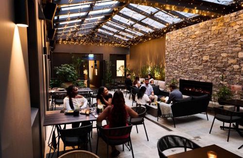 Newton Hotel | Abstract Hotel