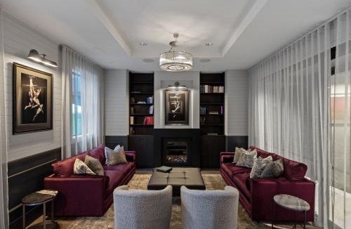 Newton Hotel | Abstract Hotel