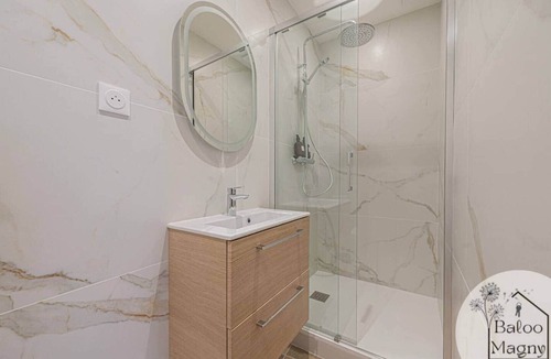 Magny-le-Hongre Apartment | Abu's Hideaway - Cosy Studio at Disneyland