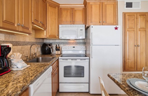 Galveston Condo | Abundant Relaxation by Ryson Vacation Rentals
