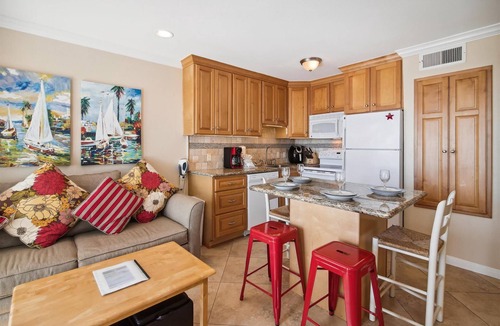 Galveston Condo | Abundant Relaxation by Ryson Vacation Rentals