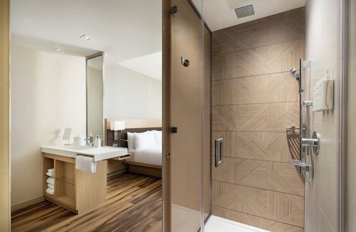 Downtown Honolulu Hotel | AC Hotel by Marriott Honolulu