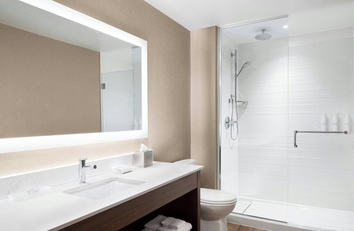 Downtown Ottawa Hotel | AC Hotel BY Marriott Ottawa Dwtn