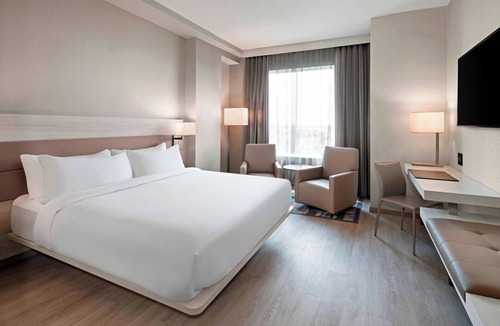 Gainesville Hotel | AC Hotel by Marriott Gainesville Downtown