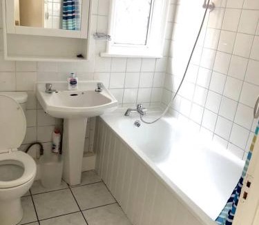 Rochford Apartment | AC Lounge 115