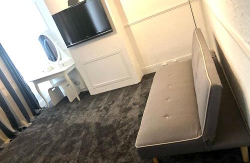 Rochford House | AC Lounge 125