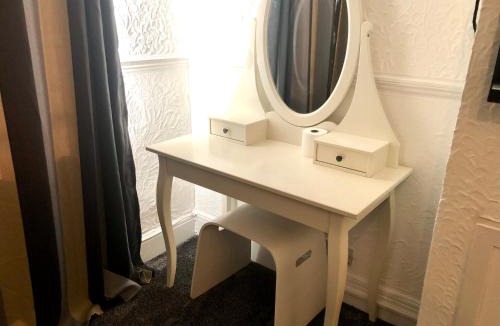 Rochford House | AC Lounge 125