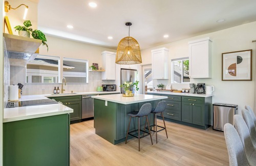 Miller Park House | AC/New Remodel/Chef's Kitchen/BBQ/Cap Hill