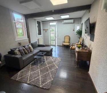 Chatillon-Coligny Apartment | AC - Privé