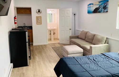 Fairview Apartment | AC Studio with Fully Stocked Kitchenette