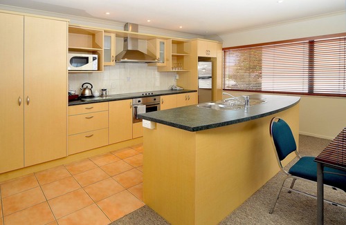 East Tamaki Hotel | Academy at Botany Motor Inn