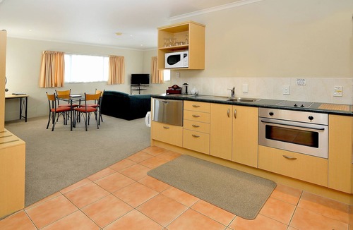 East Tamaki Hotel | Academy at Botany Motor Inn