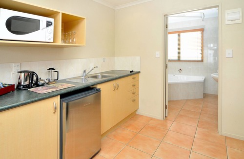 East Tamaki Hotel | Academy at Botany Motor Inn