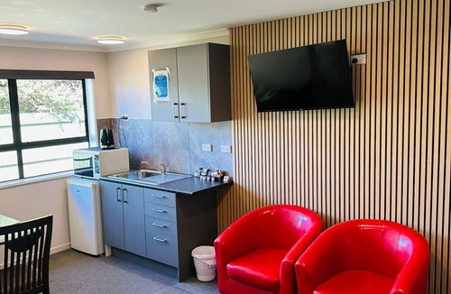 Ashburton Hotel | Academy Lodge Motel