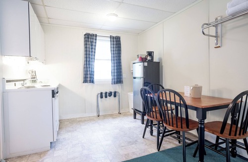 Salsbury Cove Hotel | Acadia Pines Motel