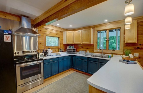 Surry House | Acadia Waterfront Escape w/Firepit & Dock