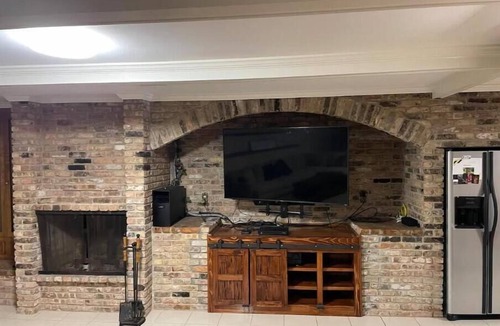 Milton House | Acadie EVENT Retreat w/POOL for 14+ w/GameRoom