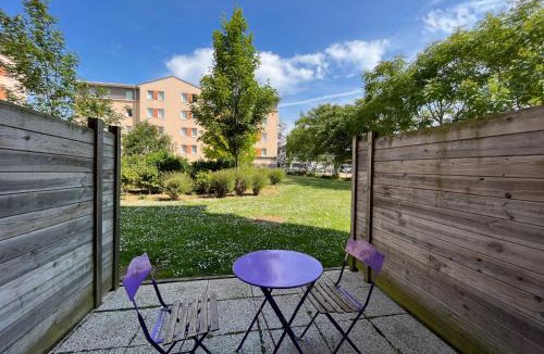 Quartier Calmette Apartment | Acajou, Studio avec terrasse et parking privé