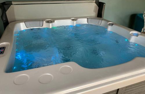 Nogent-sur-Vernisson House | Accès direct N7 Maison détente avec jacuzzi spa massant