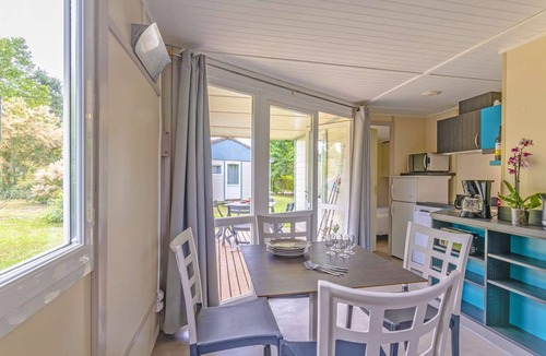 Castelmoron-sur-Lot Cabin | Accès Piscine, Espace Bien-Être + plus ! Cottage avec Terrasse privé