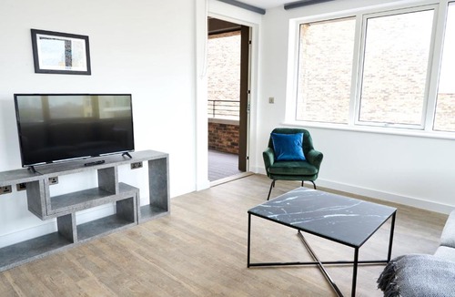 Rotherhithe Apartment | Access Canada Water