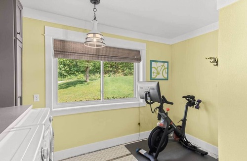 Bella Vista House | Access to lake & trails with HOT TUB!