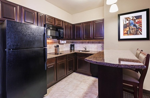 White Settlement Apartment | Accessible 1BR Suite With Tub & Sofa Bed