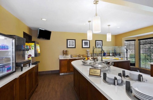 Utica Apartment | Accessible 1BR Suite w/ Kitchen | Free Breakfast!