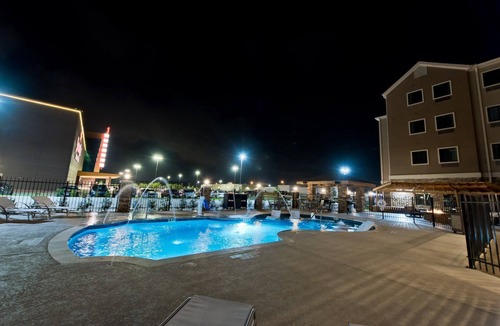 Fall Creek Apartment | Accessible 2BR Suite, King + 2 Queens, Tub