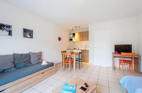 Saumur Apartment | Accessible Apartment With Terrace for 3