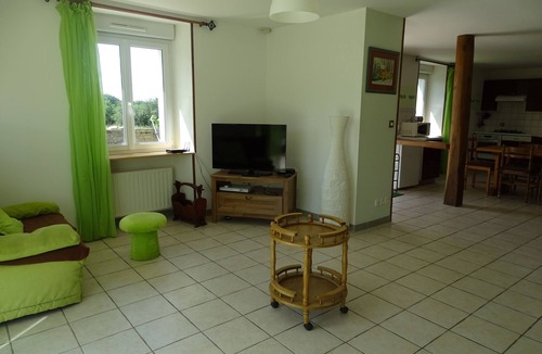 Arc-en-Barrois Apartment | accessible cottage "the stable with two walnuts"