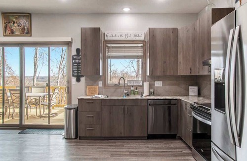 Council Bluffs House | Accessible Escape- Completely Handicap accessible!