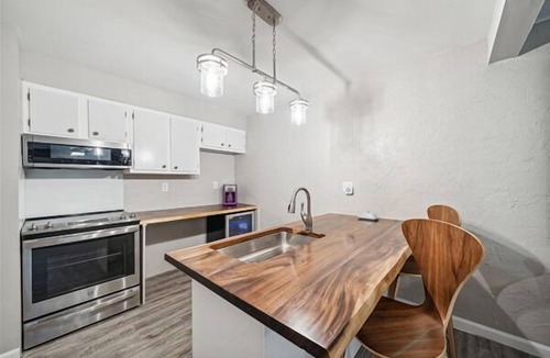 Stillwater Apartment | Accessible Retreat Near Downtown Stillwater - Charming 3 Bedroom