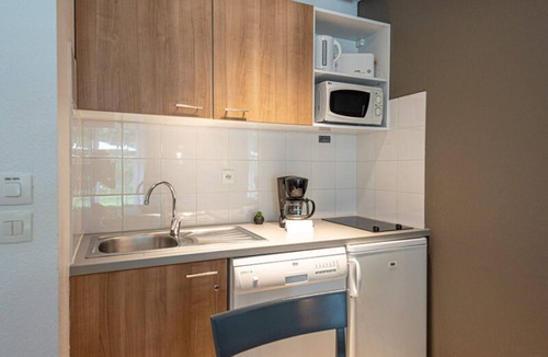 Saumur Cottage | Accessible Stay in Saumur With Terrace