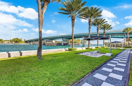 Bal Harbour Apartment | Accessible Studio with King Size Bed Kitchenette, Steps Away from Bal Harbour Beach