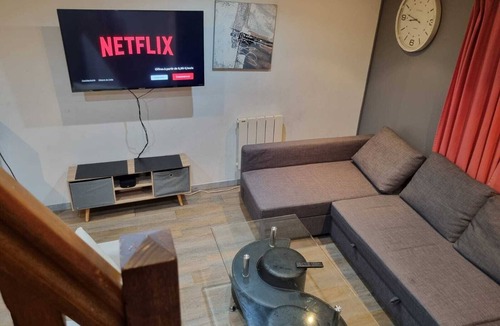 Villeneuve-Saint-Georges Apartment | Accommodation with room near airport