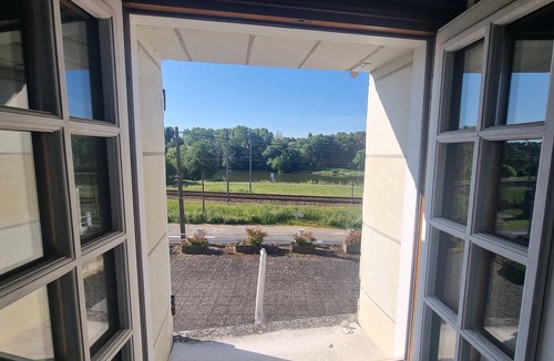 Bourre Apartment | Accommodation for 5 people, with small terrace, pets welcome.
