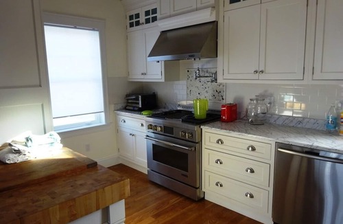 Dennis House | Accommodates 12 Guests Overlooking Cape Cod Bay, 6 BR/6 BTH (2048)
