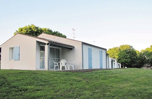 Tonnay-Boutonne House | Accommodation 2 PMR 4/5 People