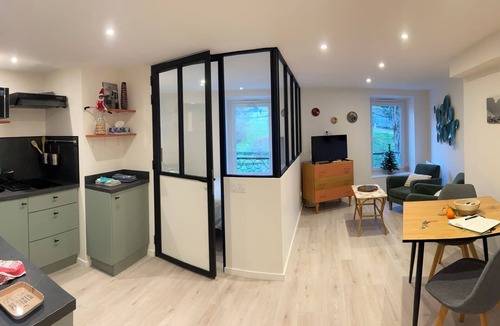 Aix-les-Bains City Center Apartment | Accommodation 2 minutes from the Chevalley Spa