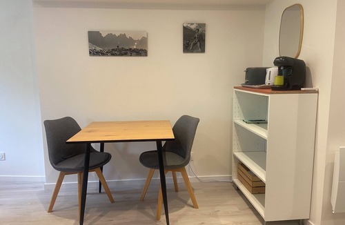 Aix-les-Bains City Center Apartment | Accommodation 2 minutes from the Chevalley Spa