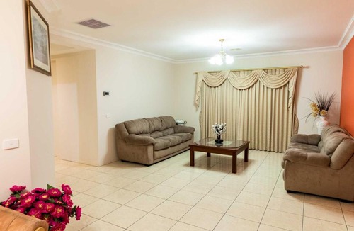 Craigieburn House | Accommodation at Melbourne