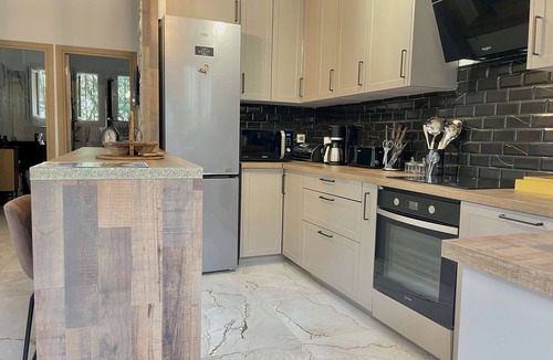 Saint-Antoine Apartment | Accommodation for 6 adults or 5 adults + 2 children