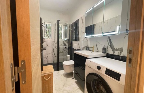 Saint-Antoine Apartment | Accommodation for 6 adults or 5 adults + 2 children