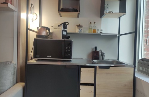 Marcq-en-Baroeul Apartment | Accommodation with terrace and secure, covered parking, 5 minutes from Lille