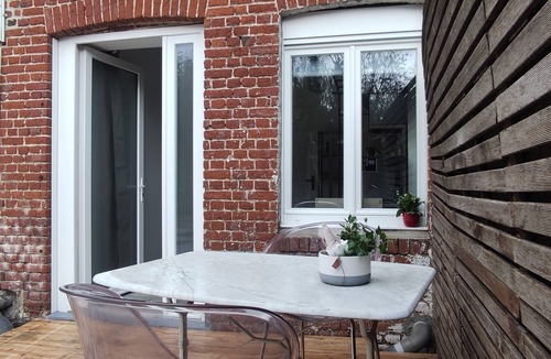 Marcq-en-Baroeul Apartment | Accommodation, terrace and secure, covered parking lot 5 minutes from Lille